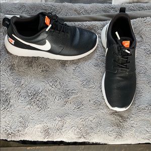 Nike Leather Sneaker